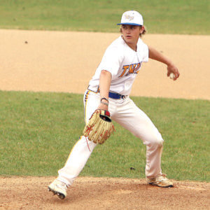 DL rallies twice to sweep TRF in doubleheader